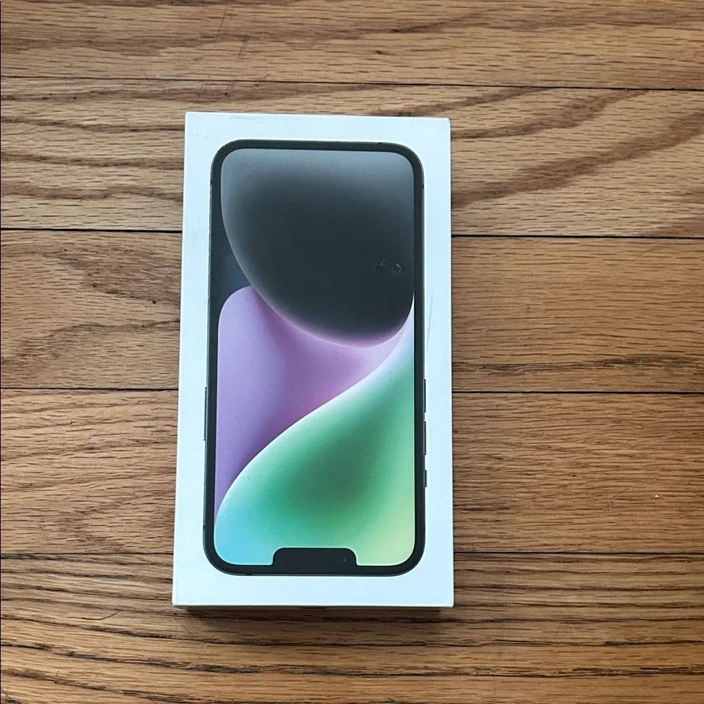 Apple iPhone Box with Green and Purple Display Artwork